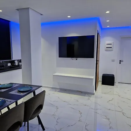 Superior Apartament With City View Apartment